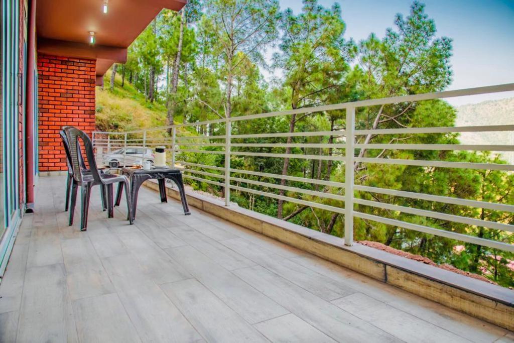 Hillcrest Heights Bed & Breakfast Касаули Екстериор снимка