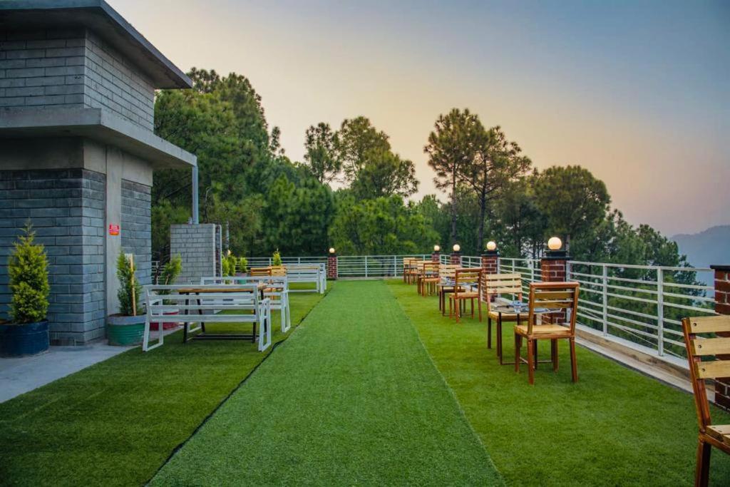 Hillcrest Heights Bed & Breakfast Касаули Екстериор снимка